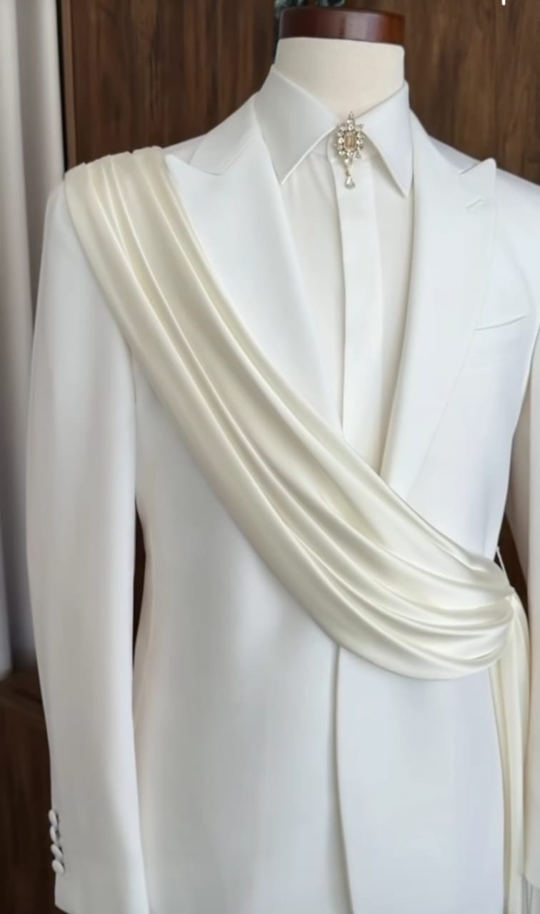 Classic Man 3piece white suit with 100%cotton fabric